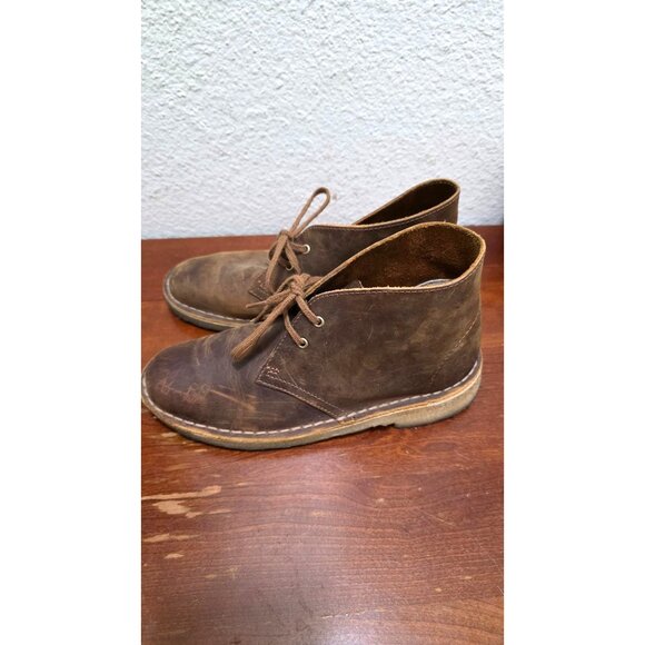 Clarks Women's Brown Leather Chukka Boots Size 7 Distressed with Lace-Up Closure - Picture 4 of 8